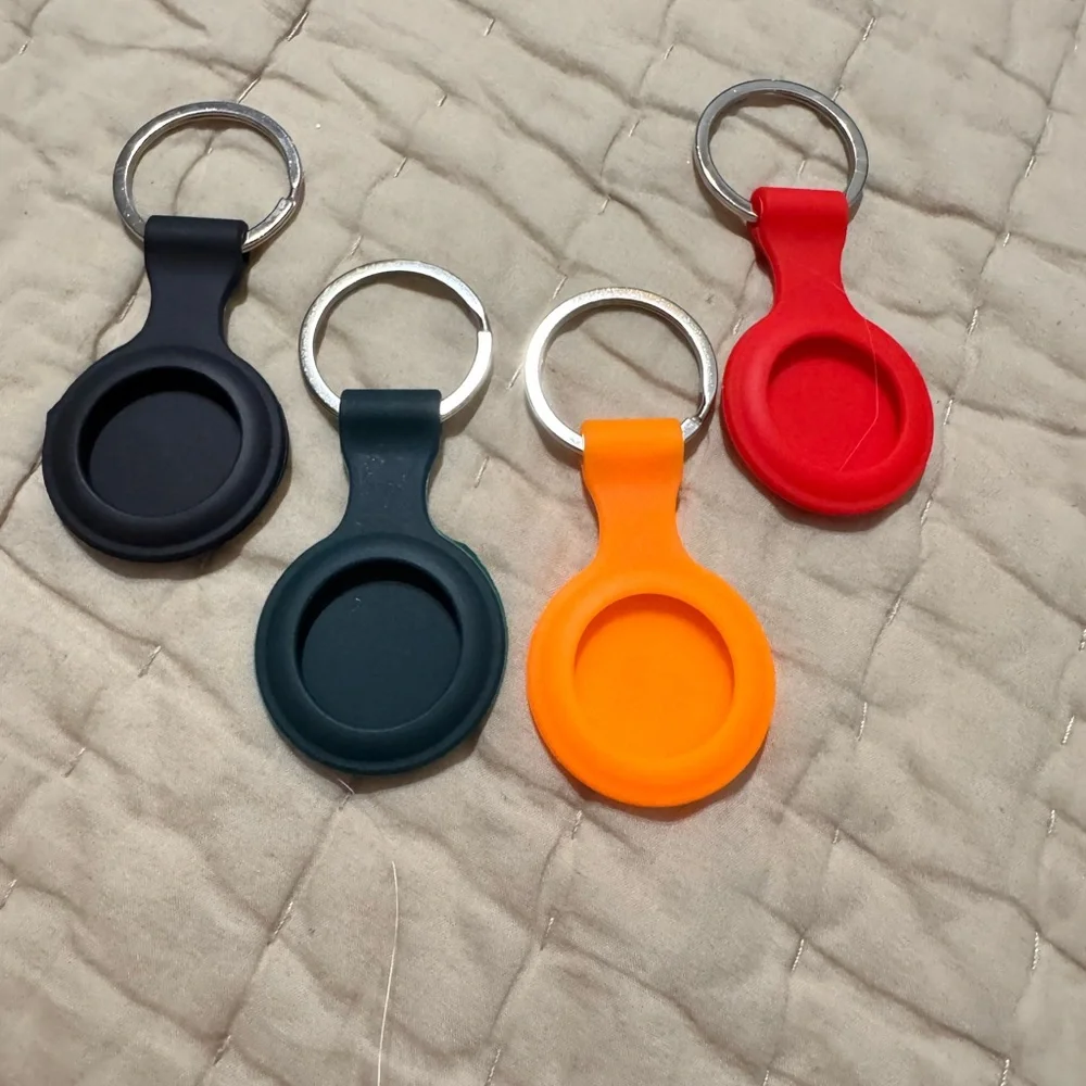 Silicone Keychain Holder for AirTag - Black, Green, Orange, Red